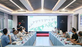 厦门墟市美区胡旭彬区长一行莅临云顶集团集团调研
